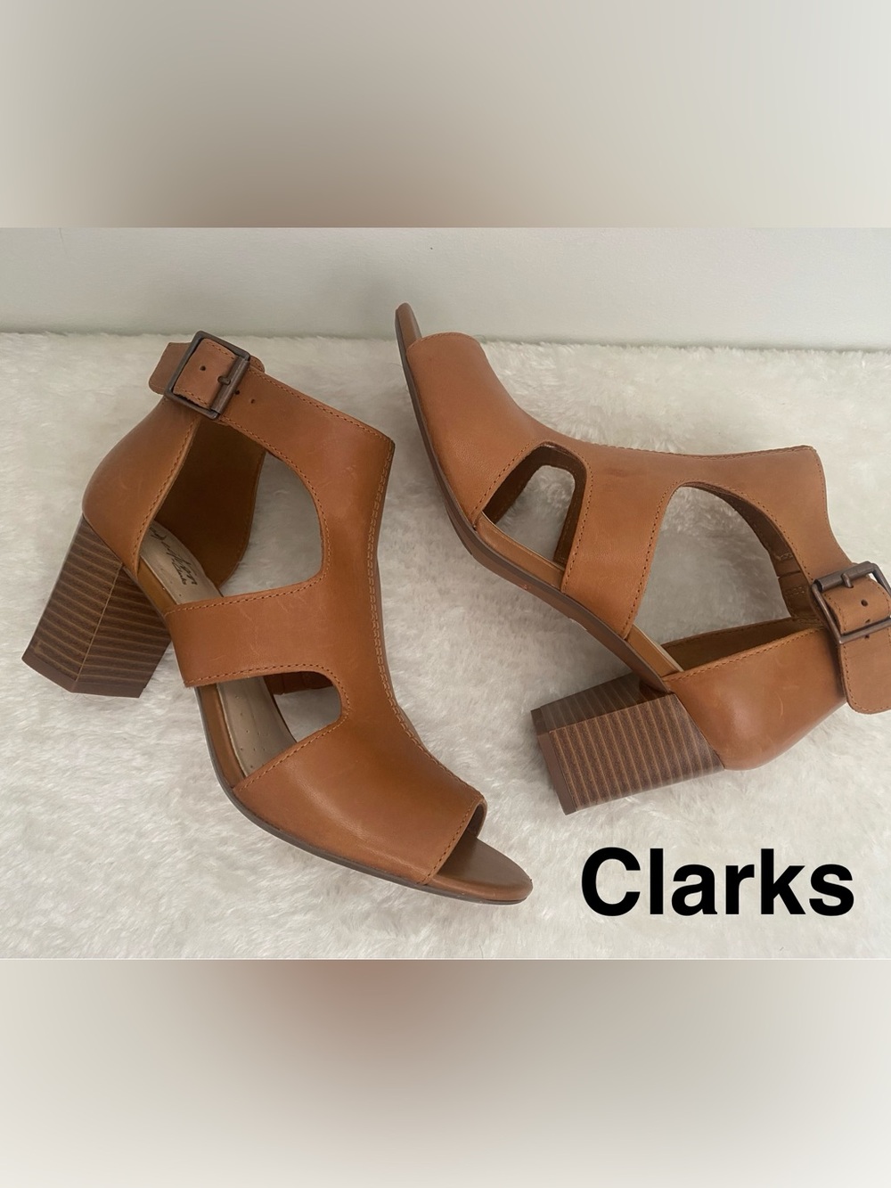Clarks Tan Cutout Open-Toe Block Heel Sandals